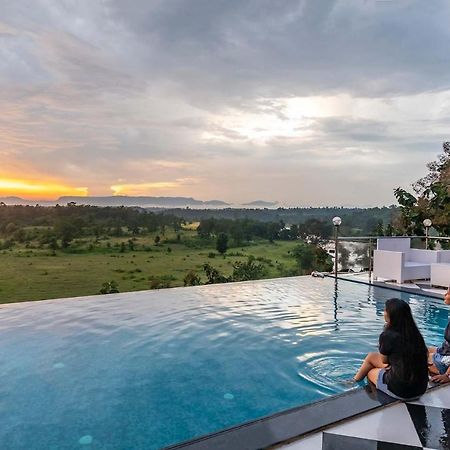 Stayvista'S Vine & Splash - Riverside Villa With An Infinity Pool And Indoor Games كارجات المظهر الخارجي الصورة