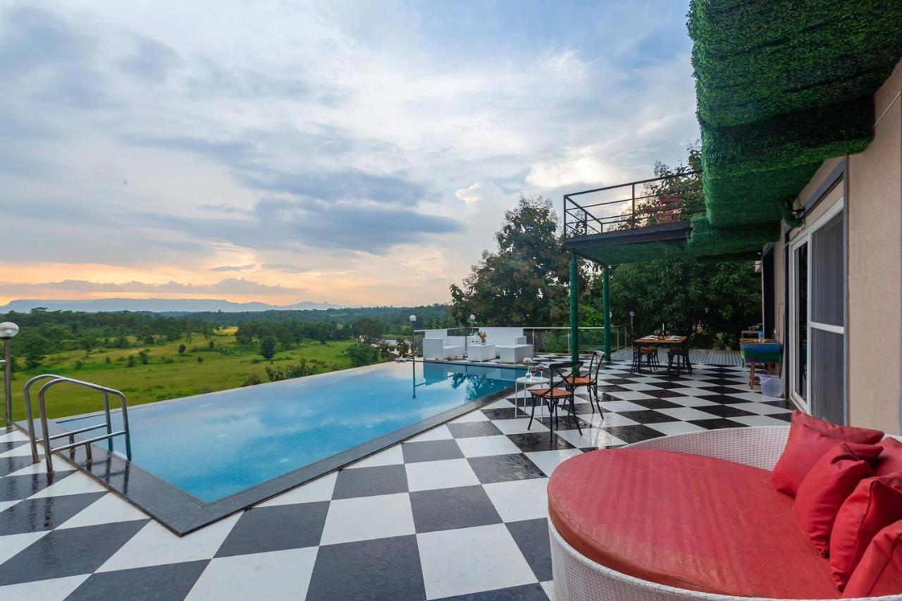 Stayvista'S Vine & Splash - Riverside Villa With An Infinity Pool And Indoor Games كارجات المظهر الخارجي الصورة