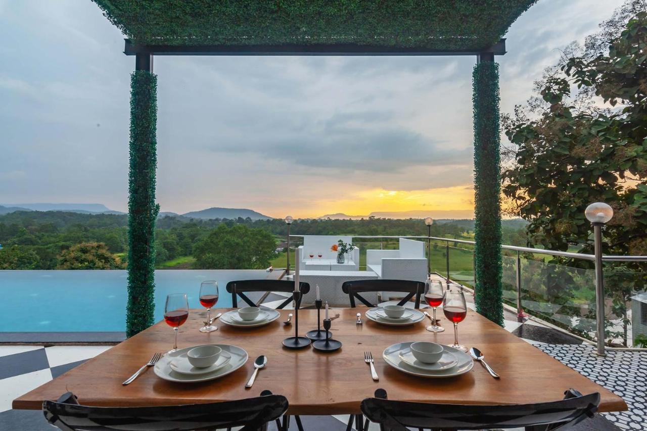 Stayvista'S Vine & Splash - Riverside Villa With An Infinity Pool And Indoor Games كارجات المظهر الخارجي الصورة